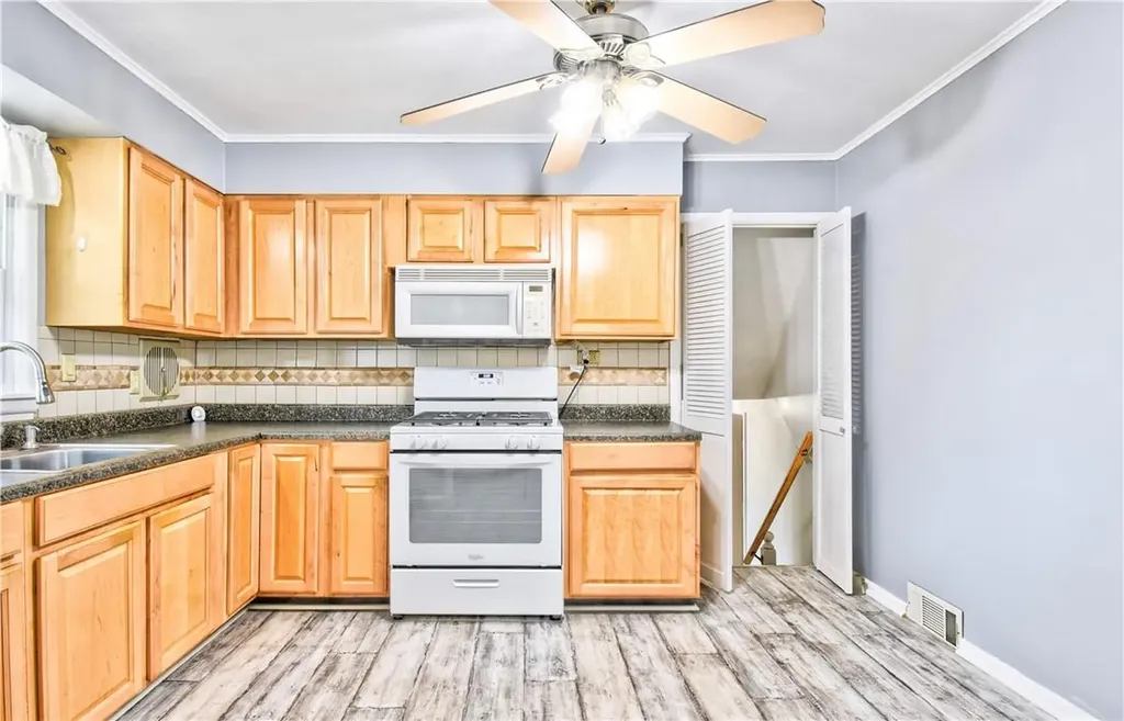 16 Randall Terrace Middletown NY 10940