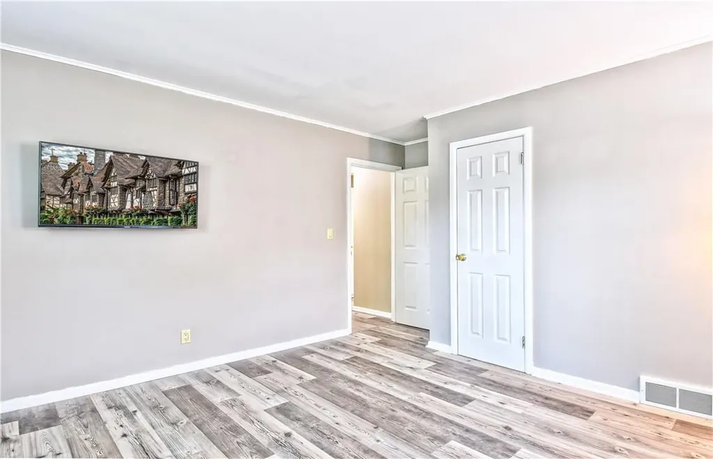 16 Randall Terrace Middletown NY 10940