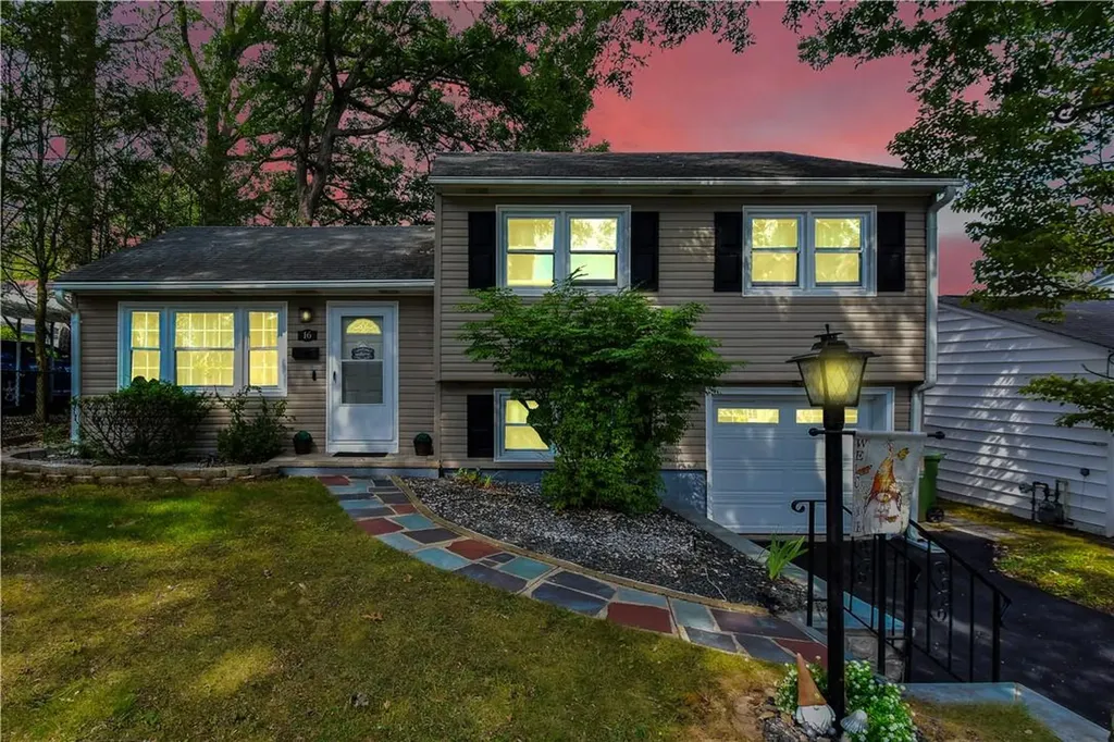 16 Randall Terrace Middletown NY 10940