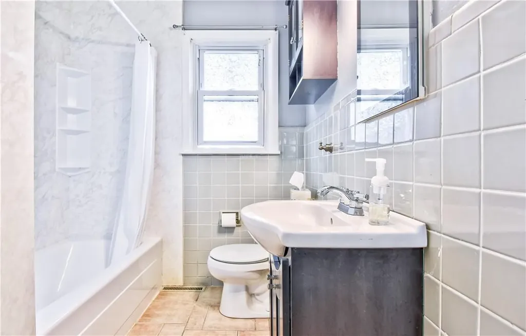 16 Randall Terrace Middletown NY 10940