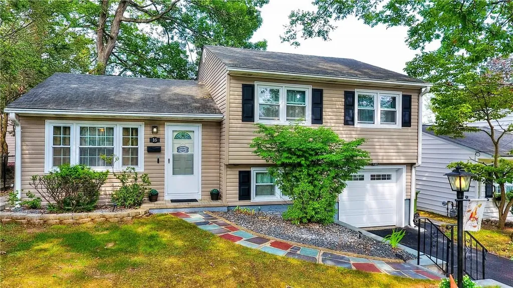 16 Randall Terrace Middletown NY 10940