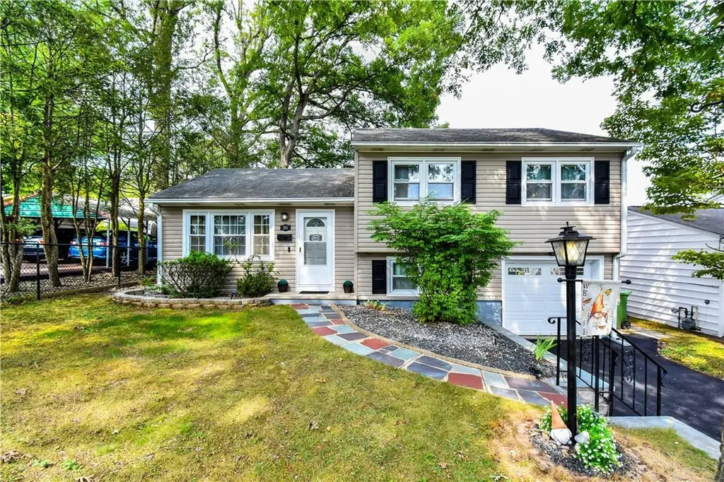 16 Randall Terrace Middletown NY 10940
