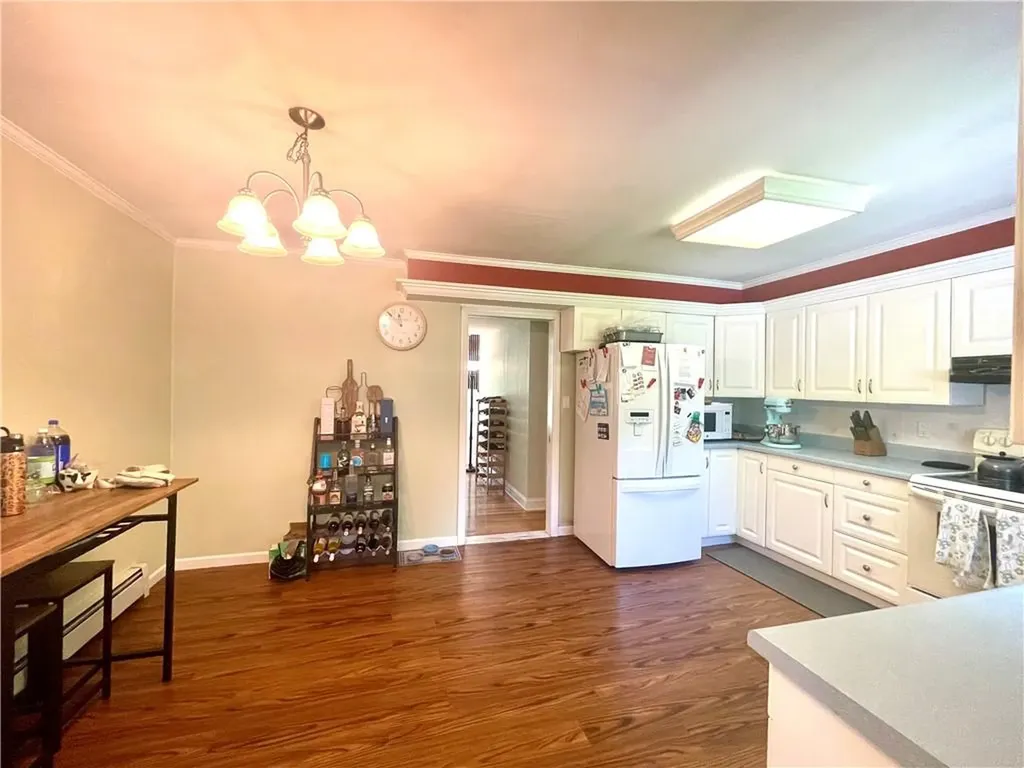 565 N Quaker Lane Hyde Park NY 12538