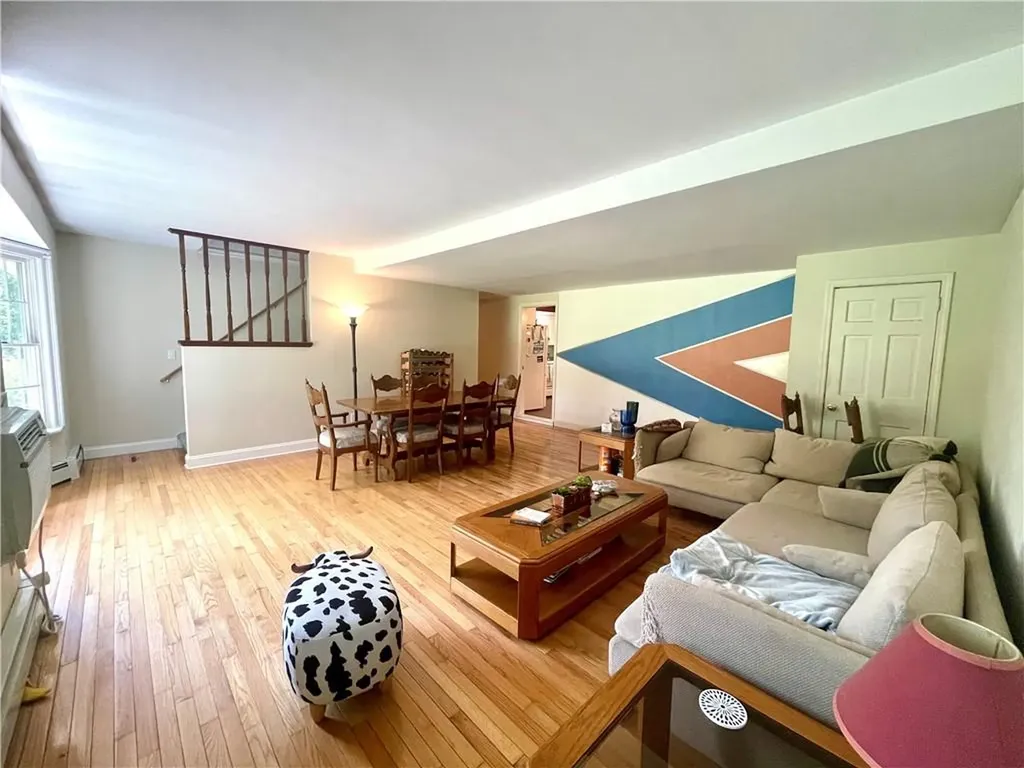 565 N Quaker Lane Hyde Park NY 12538