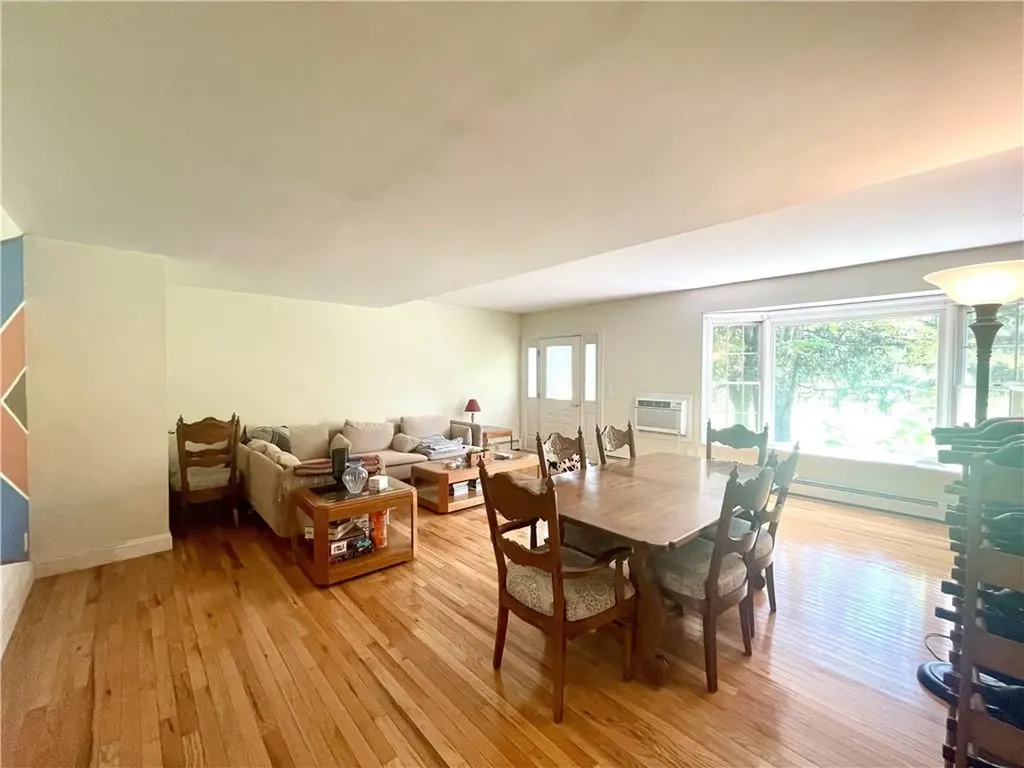 565 N Quaker Lane Hyde Park NY 12538