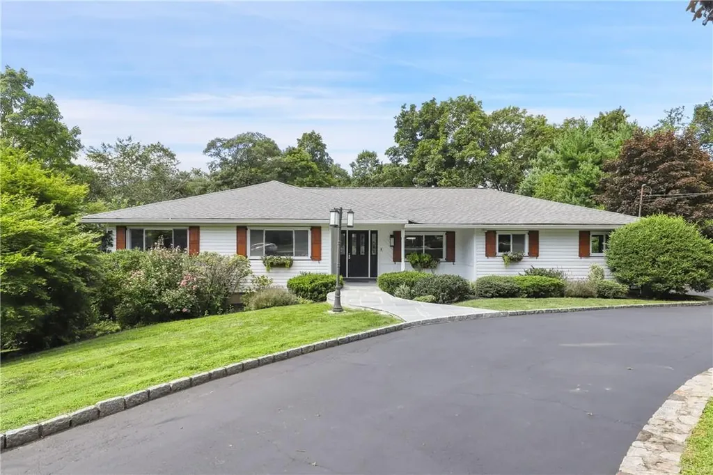 81 Eastview Drive Valhalla NY 10595