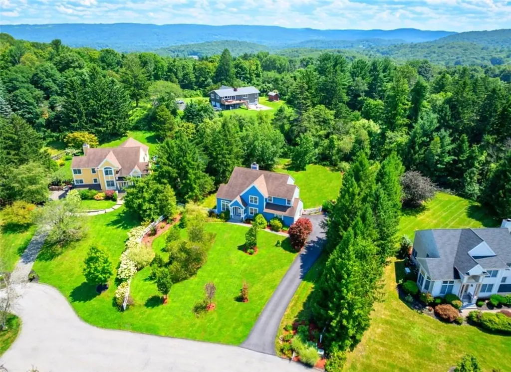 15 Stirrup Trail Pawling NY 12564
