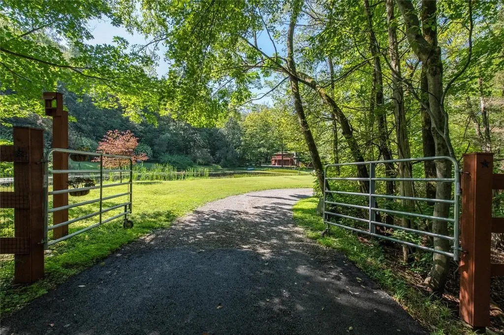 417 Gardner Hollow Road Beekman NY 12570