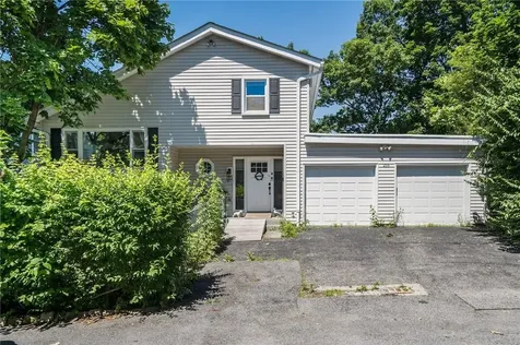256 Van Cortlandt Park Avenue Yonkers NY 10705