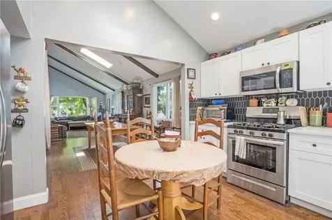 256 Van Cortlandt Park Avenue Yonkers NY 10705