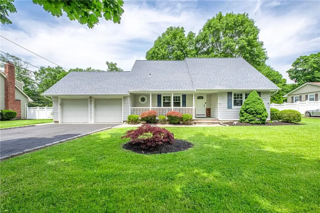 19 Prince Charming Road Nesconset NY 11767