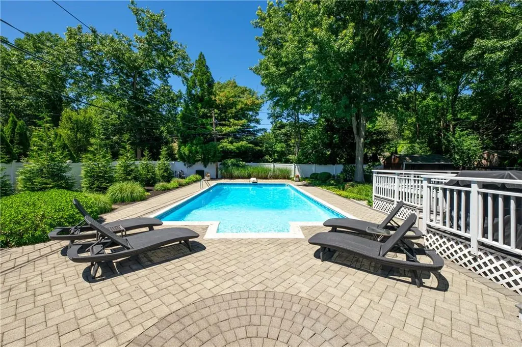 19 Prince Charming Road Nesconset NY 11767