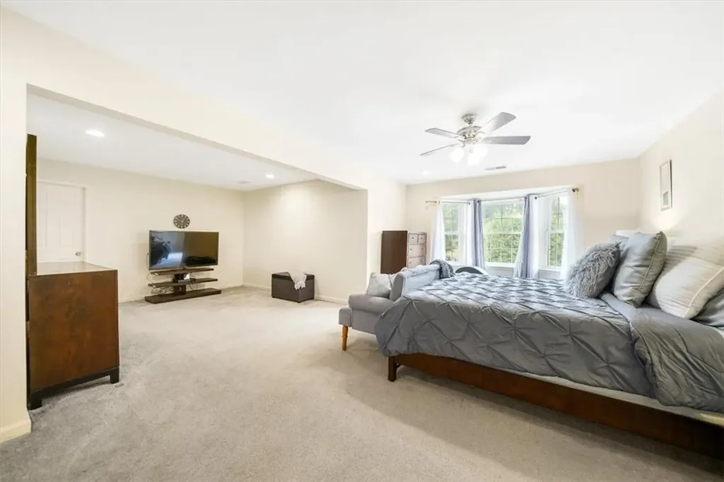 2081 Independence Drive New Windsor NY 12553