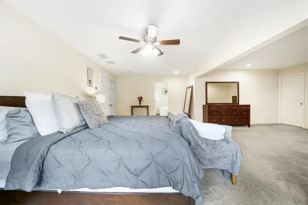 2081 Independence Drive New Windsor NY 12553