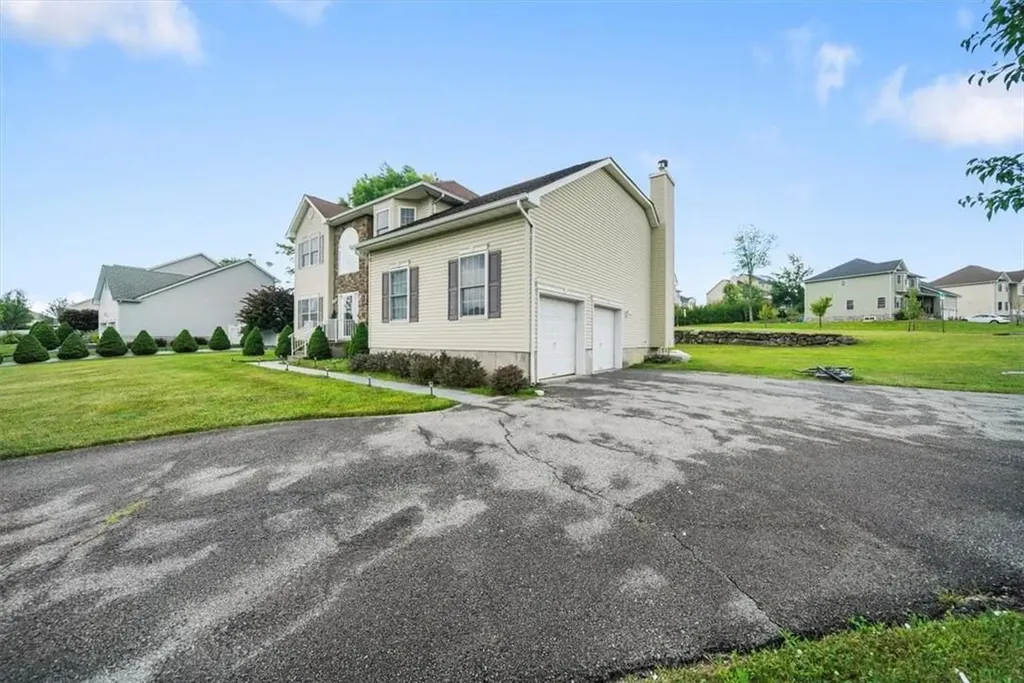 2081 Independence Drive New Windsor NY 12553