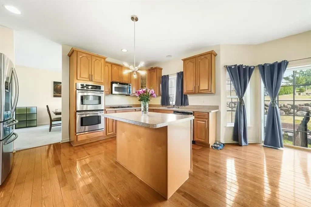 2081 Independence Drive New Windsor NY 12553