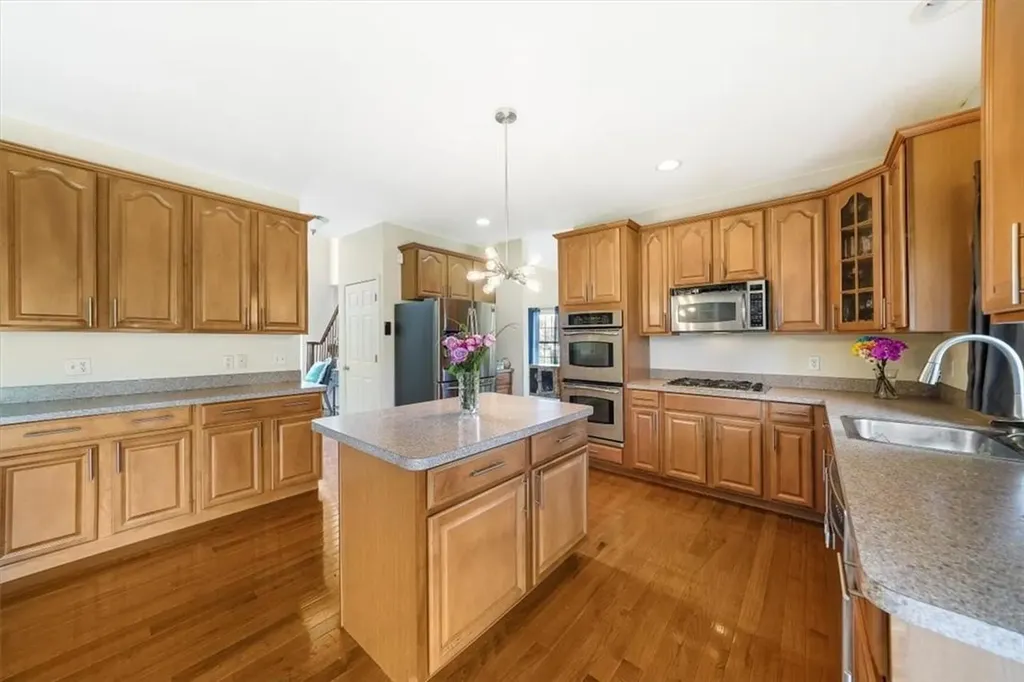 2081 Independence Drive New Windsor NY 12553