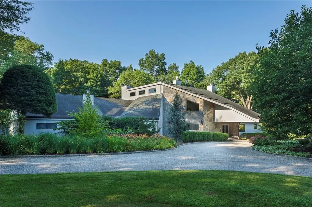 20 E Ridge Road Waccabuc NY 10597