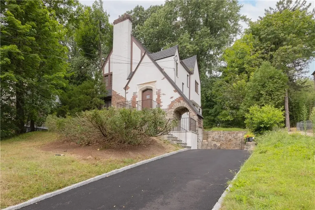 1199 Post Road Scarsdale NY 10583
