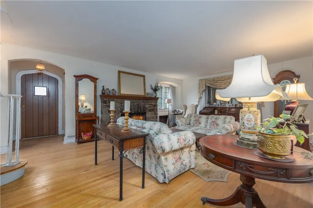 1199 Post Road Scarsdale NY 10583