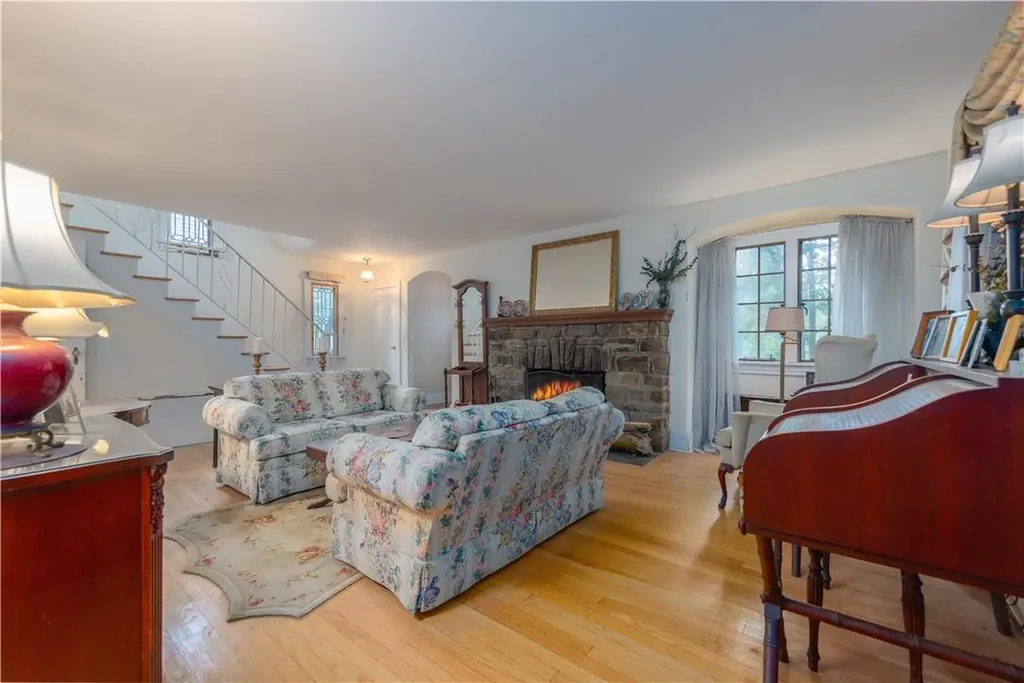 1199 Post Road Scarsdale NY 10583