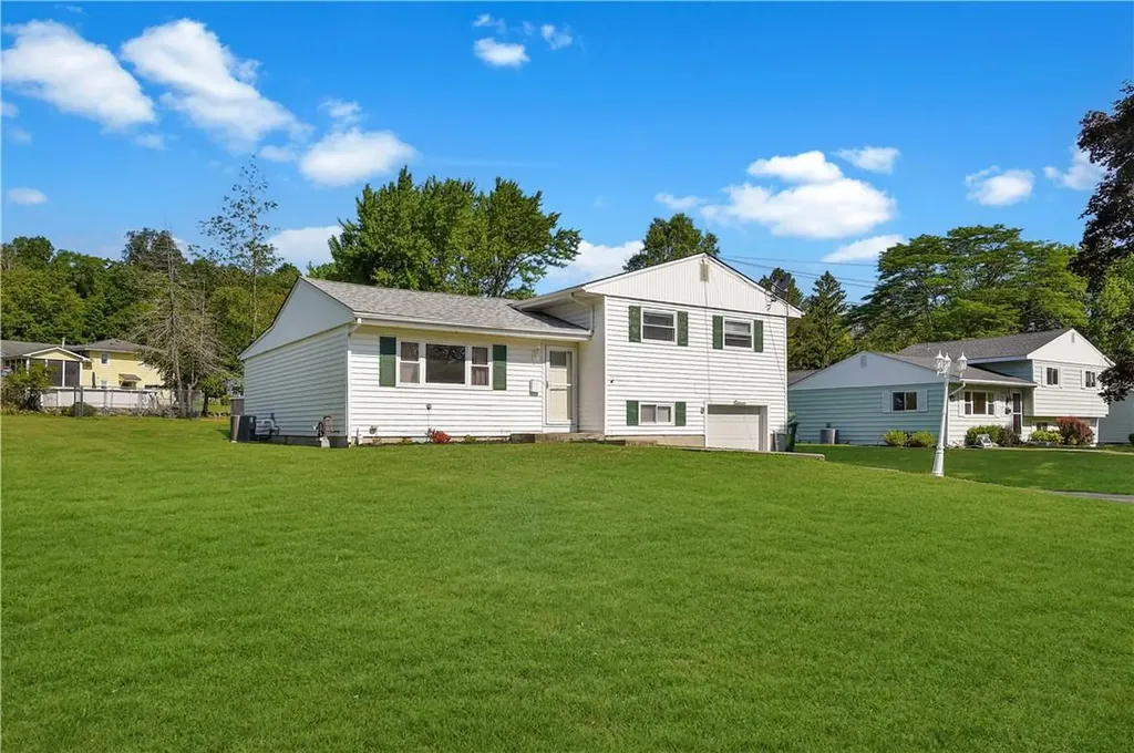 11 Thomas Jefferson Place Middletown NY 10940