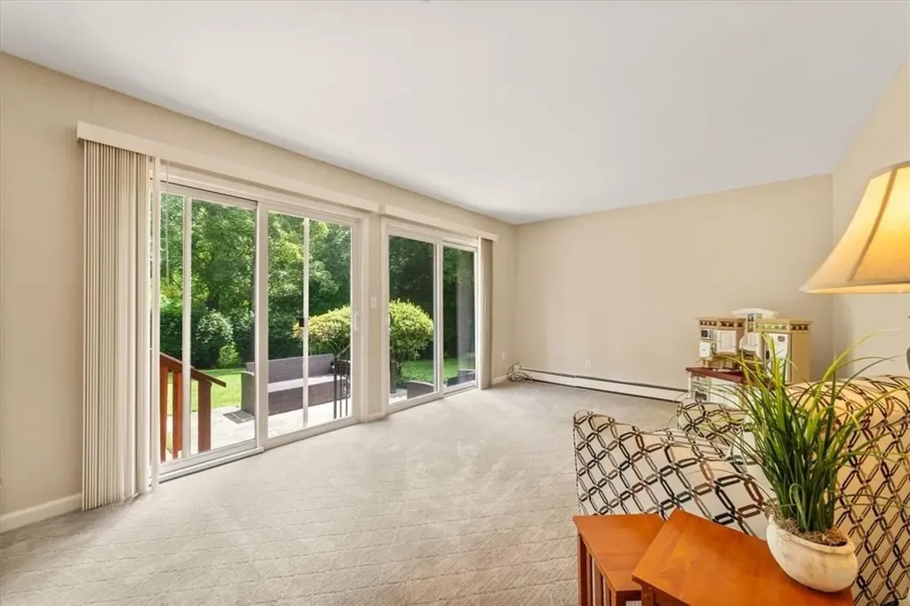 86 Bloomer Road Mahopac NY 10541