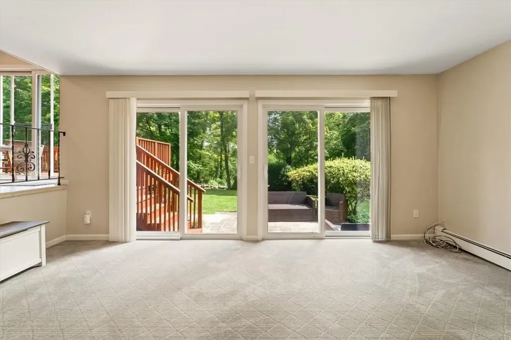 86 Bloomer Road Mahopac NY 10541