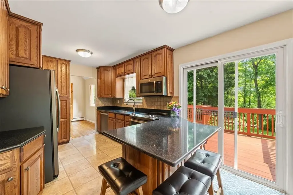 86 Bloomer Road Mahopac NY 10541
