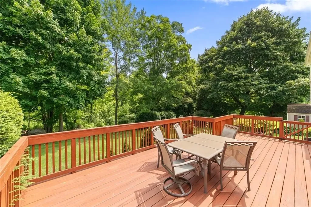 86 Bloomer Road Mahopac NY 10541