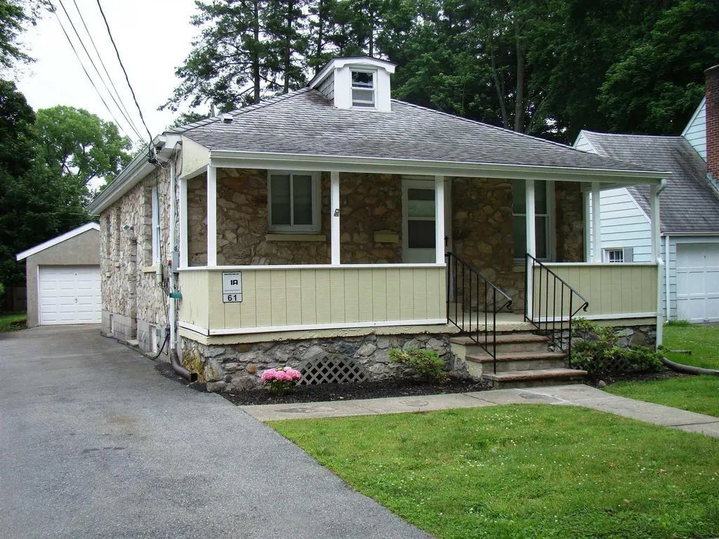 61 Parkwood Boulevard Poughkeepsie NY 12603