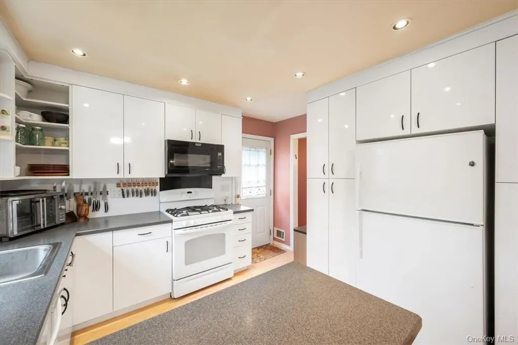 20 Lancaster Drive Suffern NY 10901