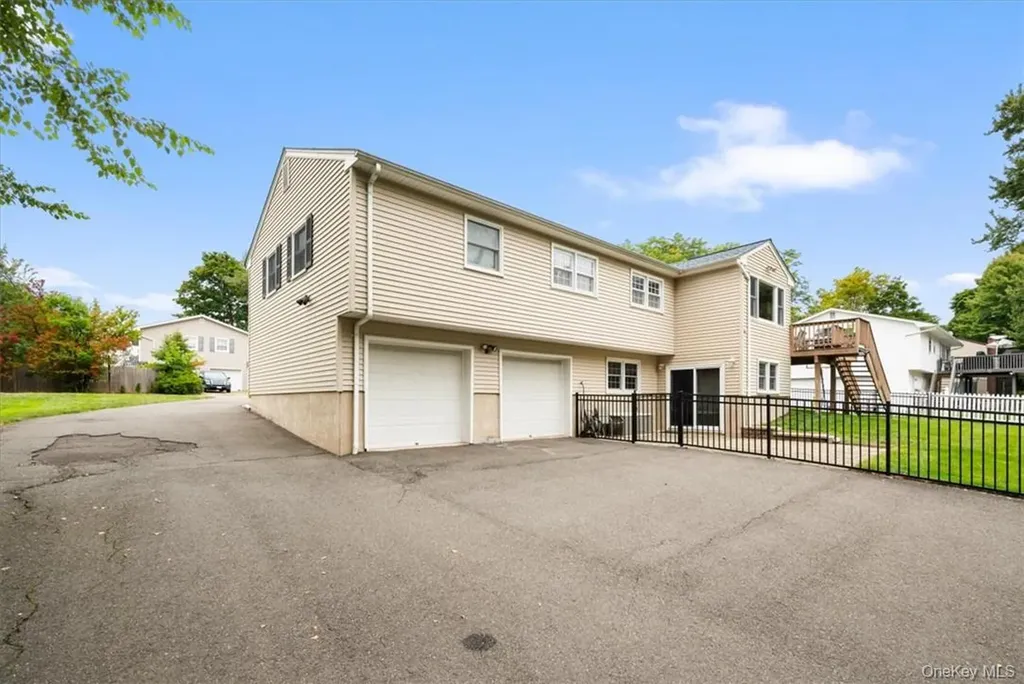 20 Lancaster Drive Suffern NY 10901