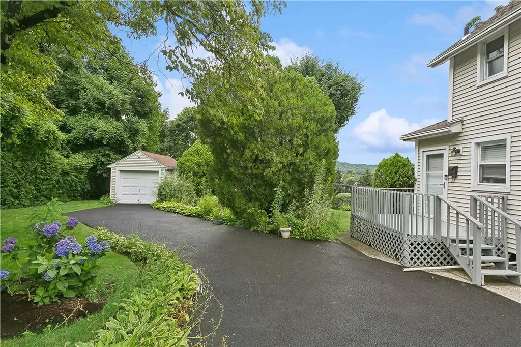 26 Old Road White Plains NY 10607