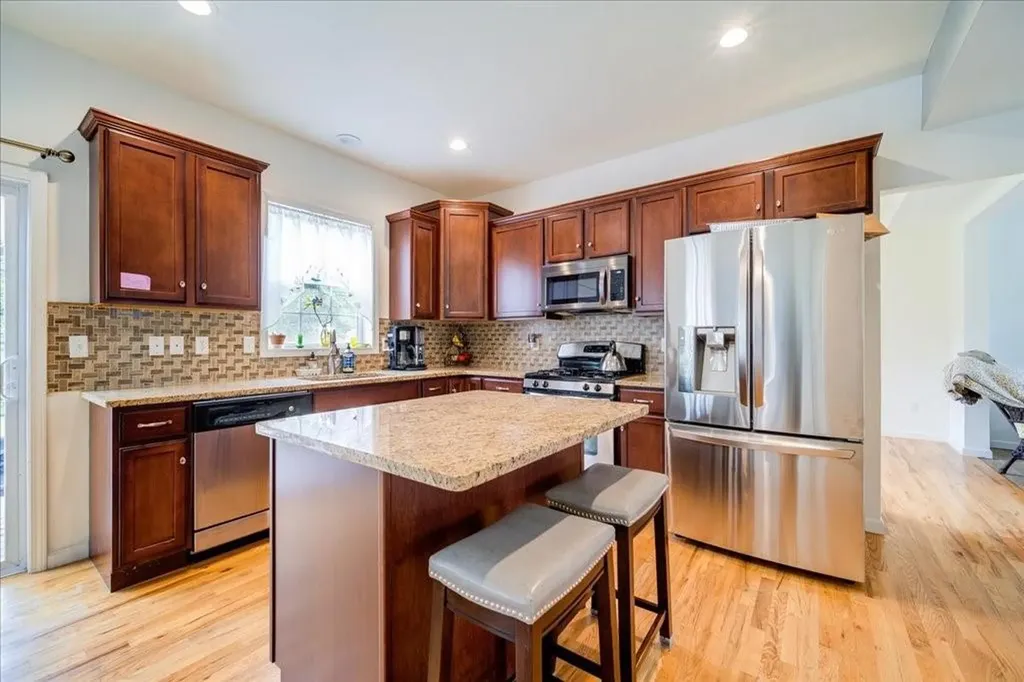 102 Stratford Drive Poughkeepsie NY 12603