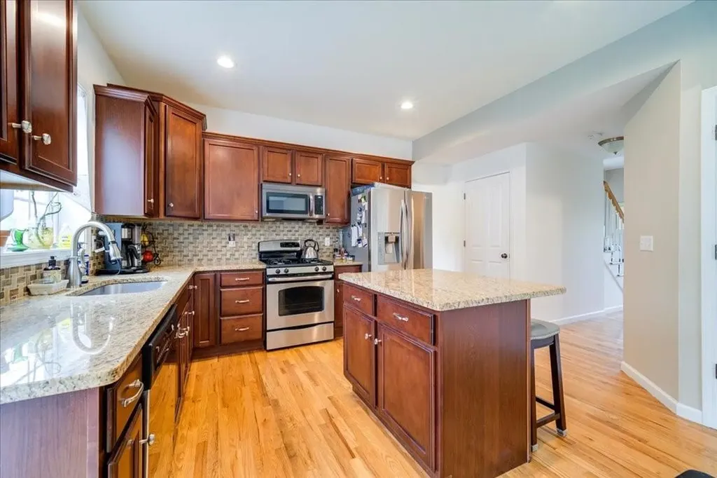 102 Stratford Drive Poughkeepsie NY 12603