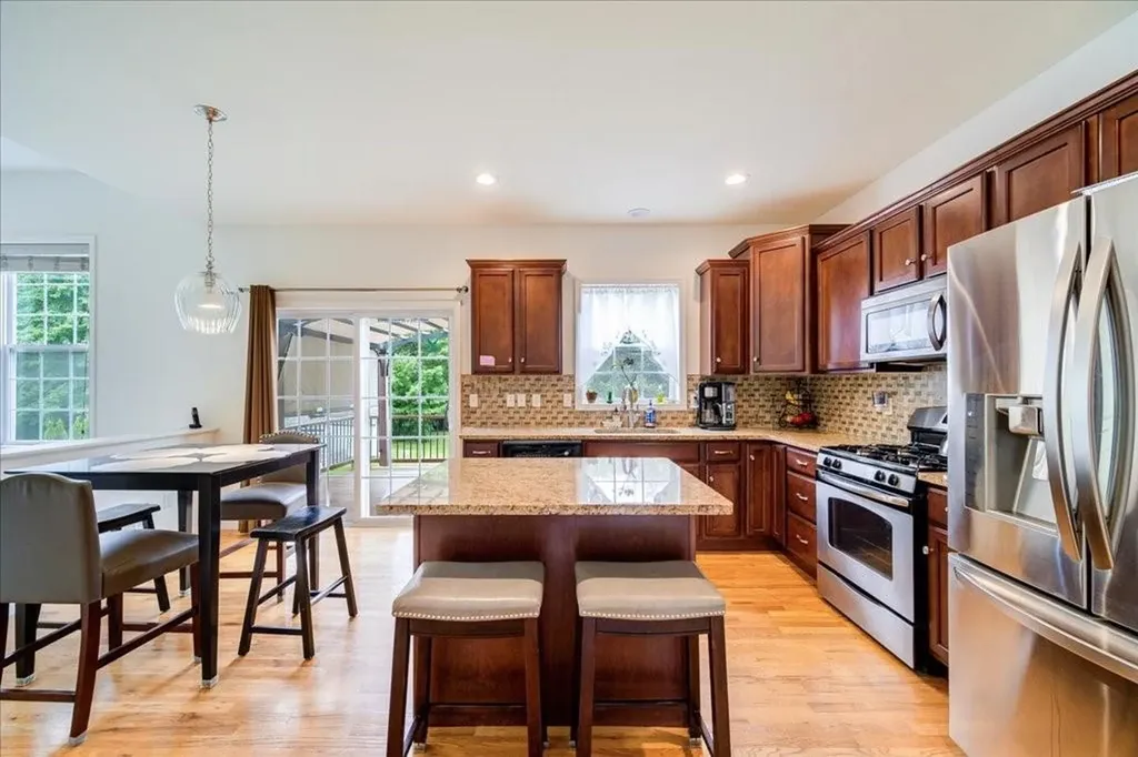 102 Stratford Drive Poughkeepsie NY 12603