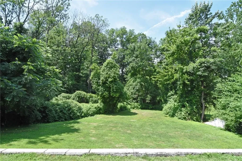 989 Split Rock Road Pelham NY 10803
