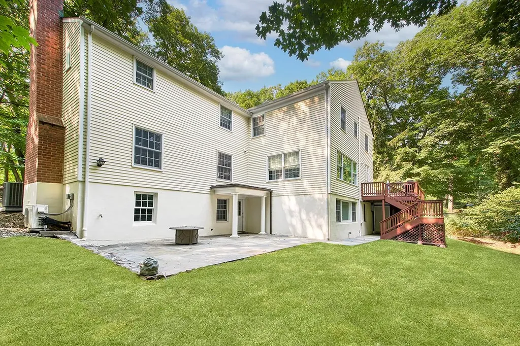 22 Mountain Peak Road Chappaqua NY 10514