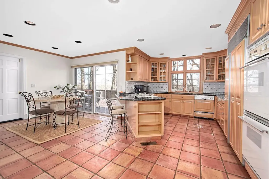 22 Mountain Peak Road Chappaqua NY 10514