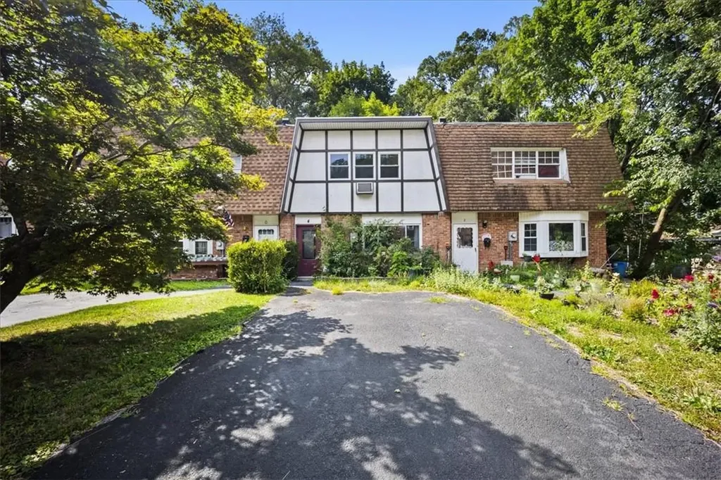 4 Roundtree Court Beacon NY 12508