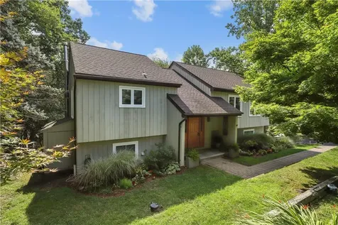 118 Lake Drive Mahopac NY 10541