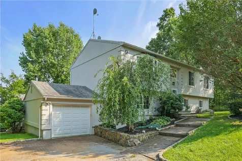 44 Crest Drive Mahopac NY 10541