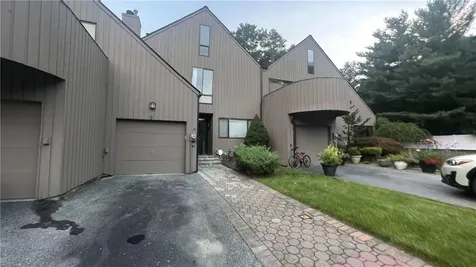 2 Rockhagen Road Thornwood NY 10594