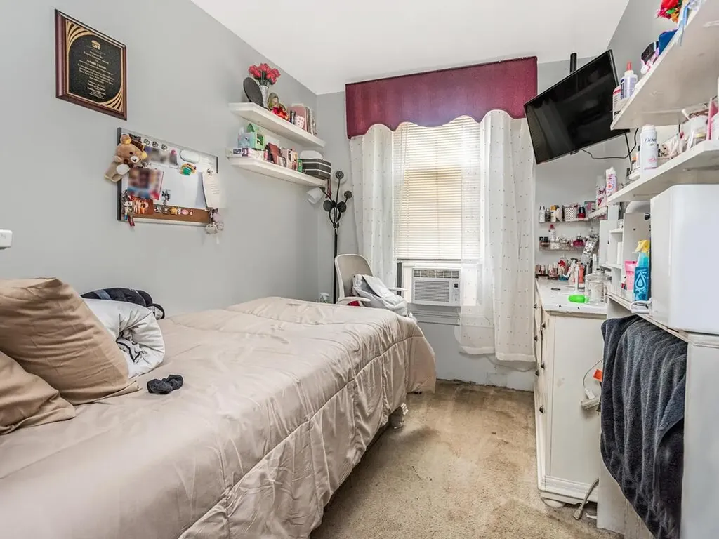 1827 Amethyst Street Bronx NY 10462