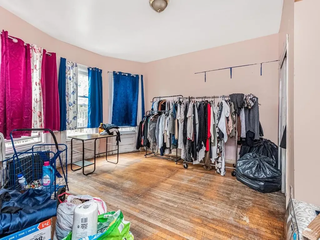1827 Amethyst Street Bronx NY 10462