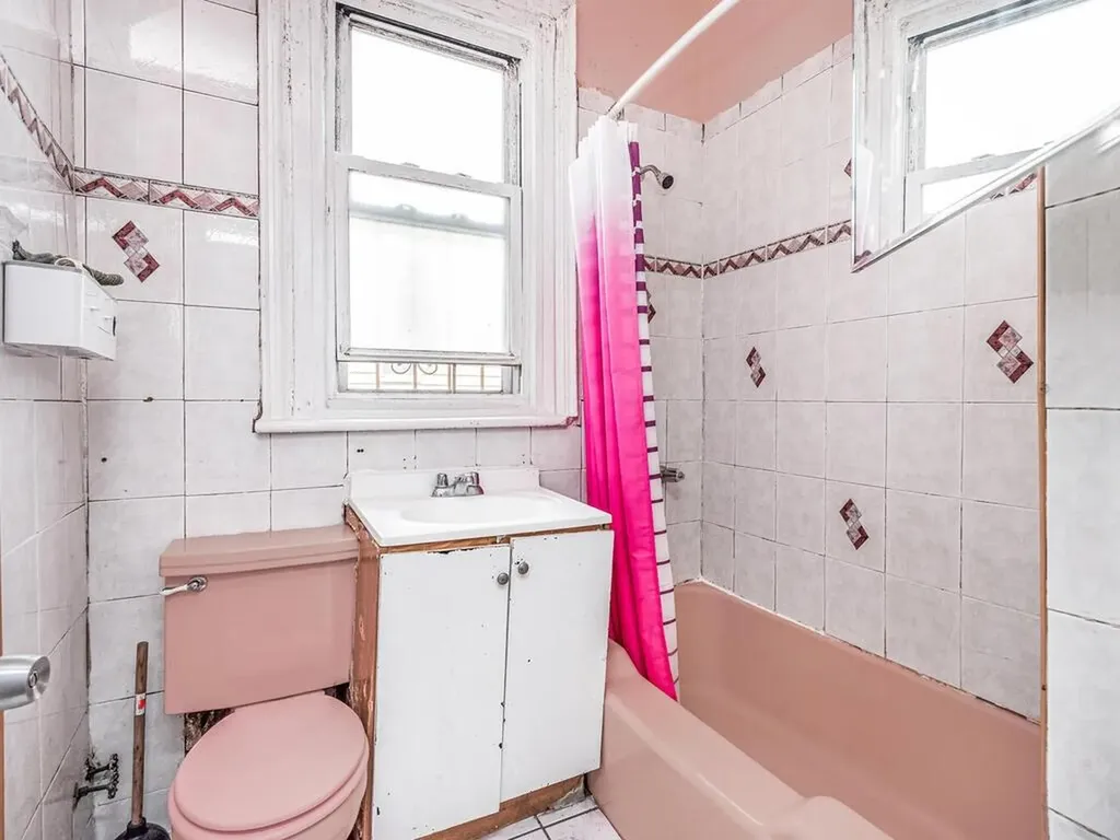 1827 Amethyst Street Bronx NY 10462