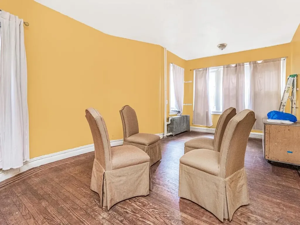 1827 Amethyst Street Bronx NY 10462