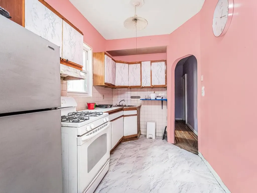 1827 Amethyst Street Bronx NY 10462
