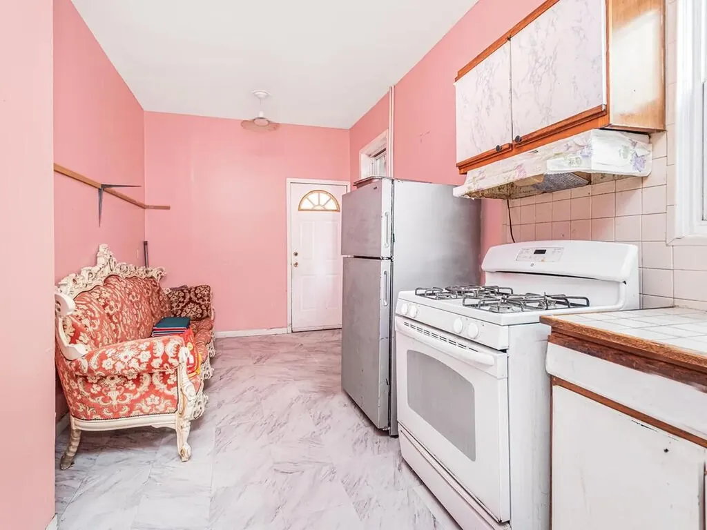 1827 Amethyst Street Bronx NY 10462